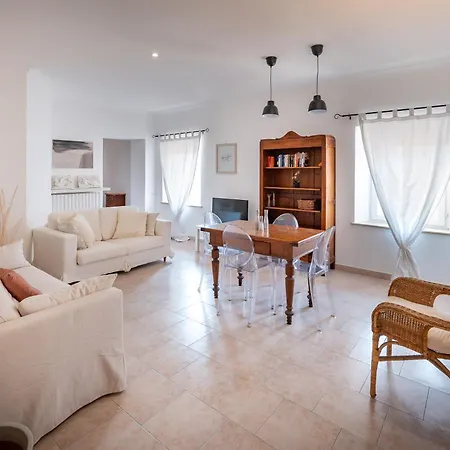 La Maison Blanche - Historical Center Appartement Fano